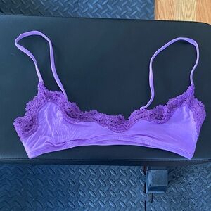 SKIMS Lace Scoop Purple Bralette